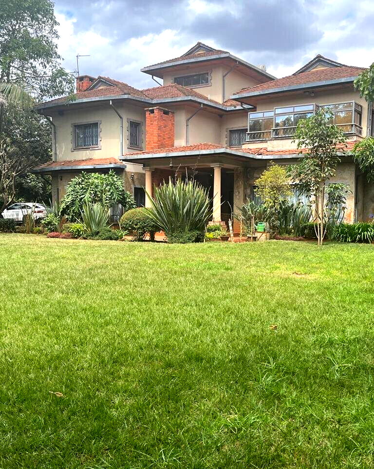 4-Ensuite Townhouse with DSQ & Gazebo – Karen Gated Community