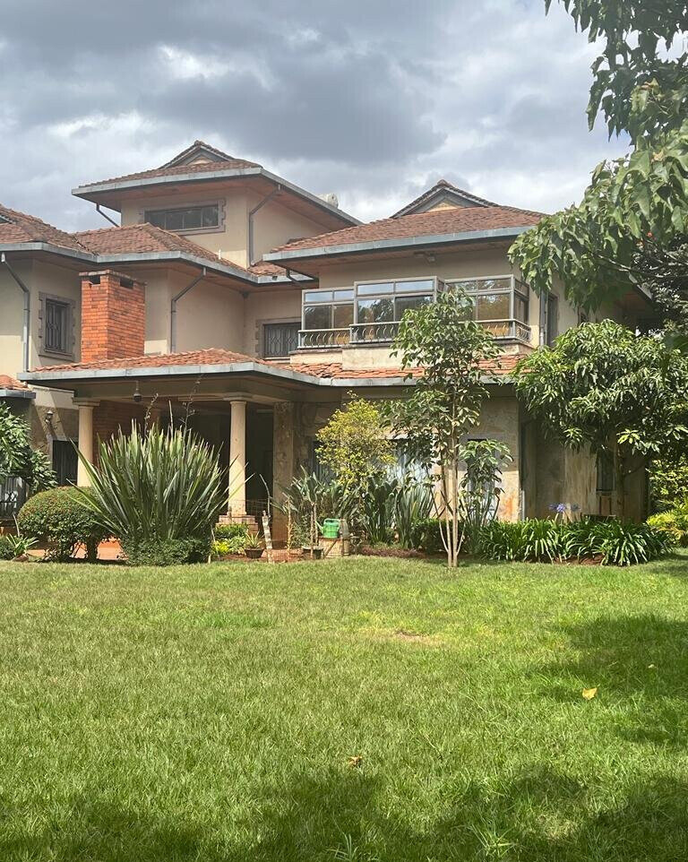4-Ensuite Townhouse with DSQ & Gazebo – Karen Gated Community
