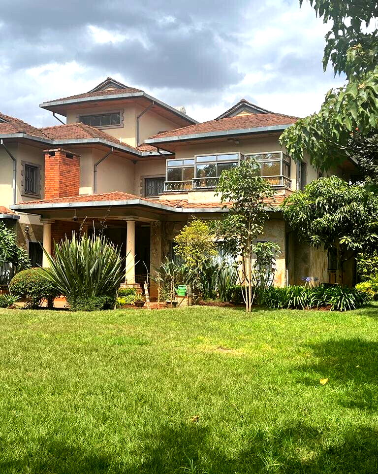 4-Ensuite Townhouse with DSQ & Gazebo – Karen Gated Community