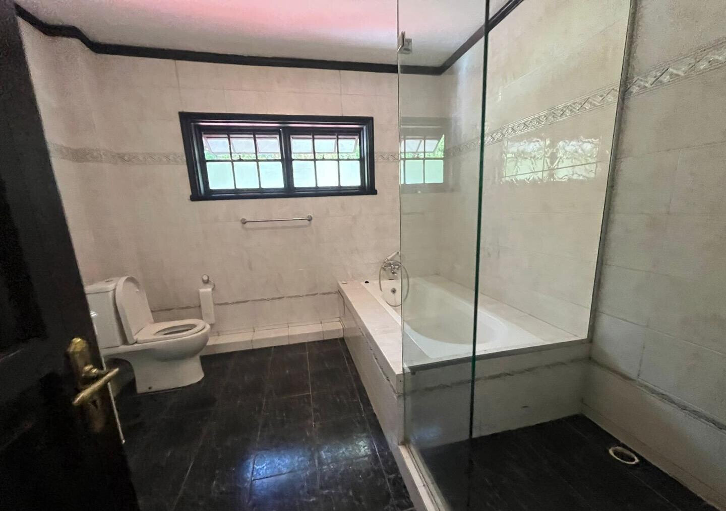 5BR Garden Home with Parking at KSh 350K