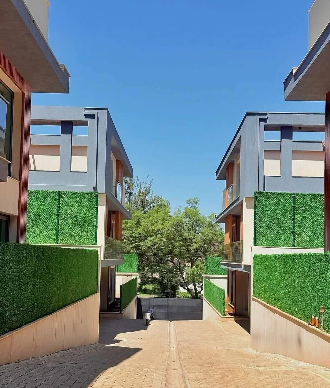 5-Ensuite Townhouse with Jacuzzi & Home Office - Lavington