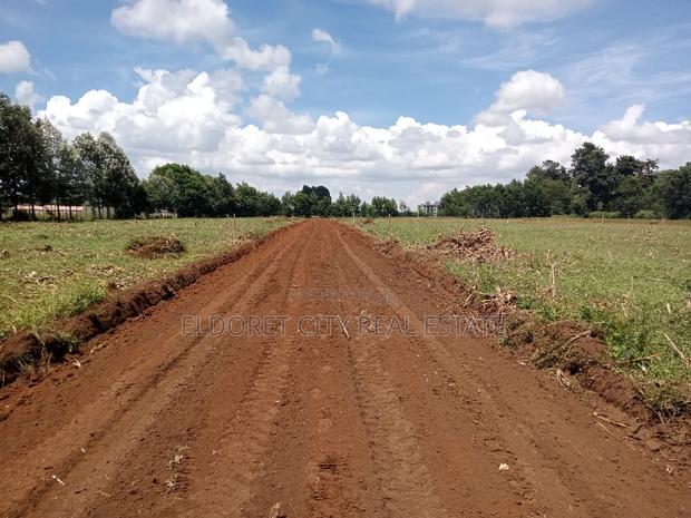 1/4 Plots Annex With Titles