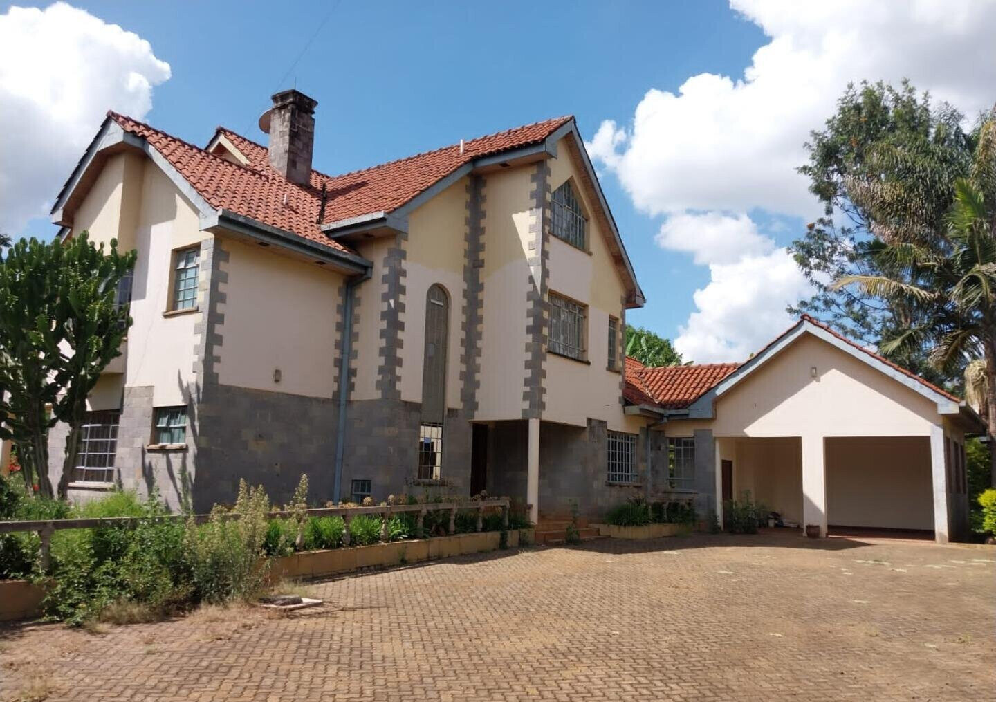 4BR Townhouse on Half-Acre with Garden & Open Kitchen - Runda Mumwe