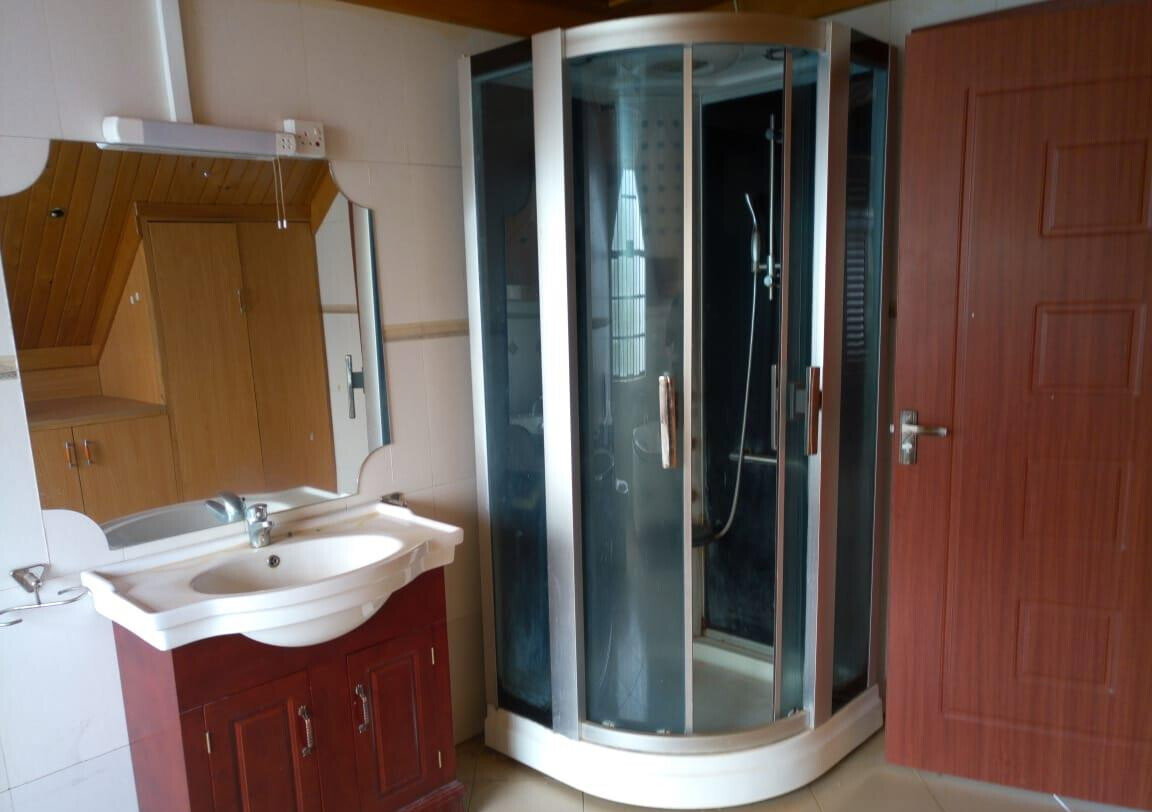 4BR Townhouse on Half-Acre with Garden & Open Kitchen - Runda Mumwe