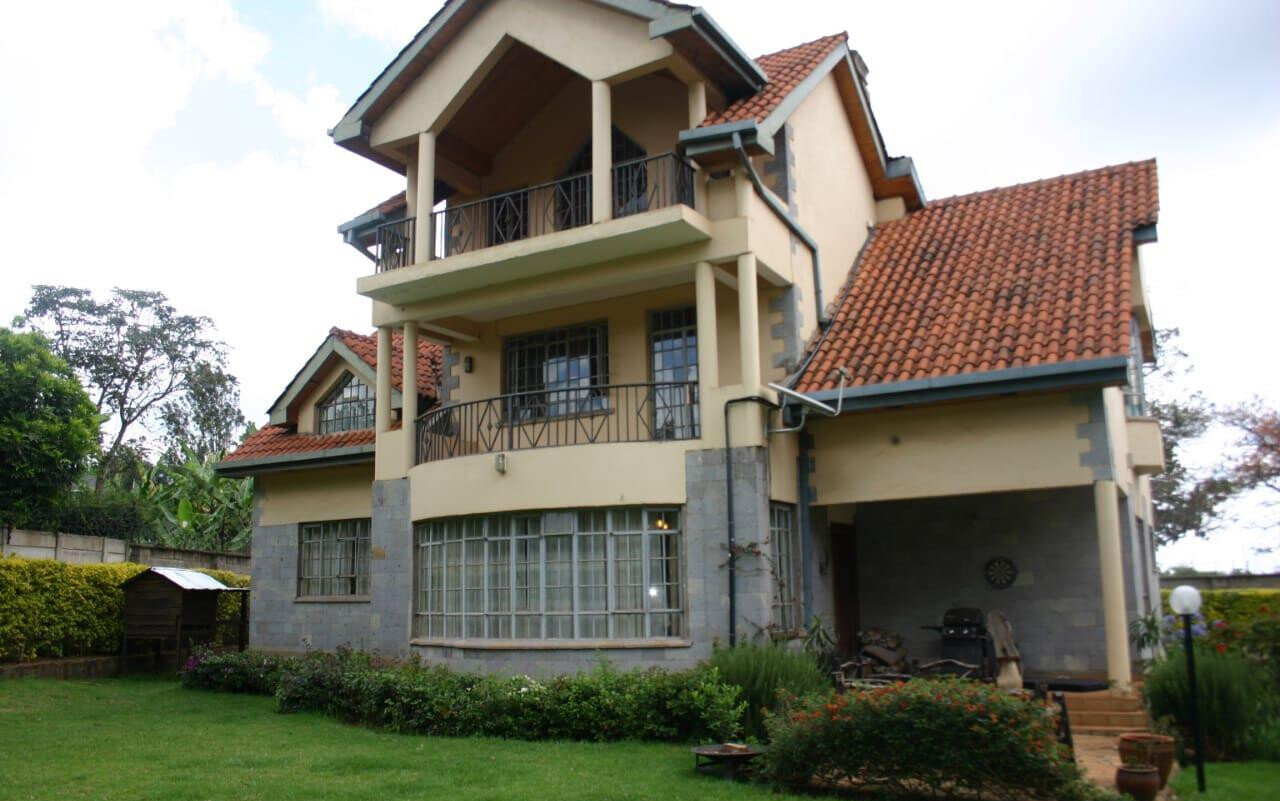 4BR Townhouse on Half-Acre with Garden & Open Kitchen - Runda Mumwe