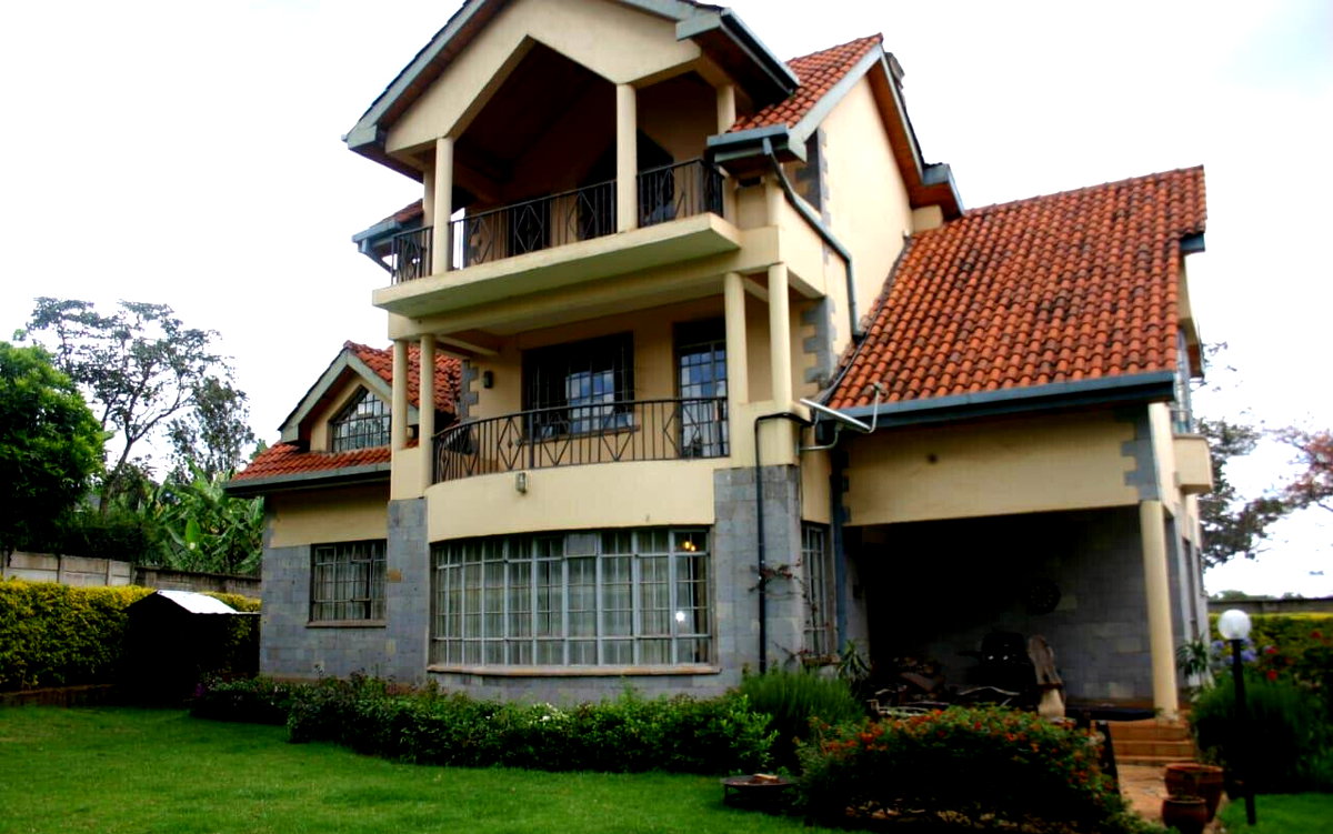 4BR Townhouse on Half-Acre with Garden & Open Kitchen - Runda Mumwe