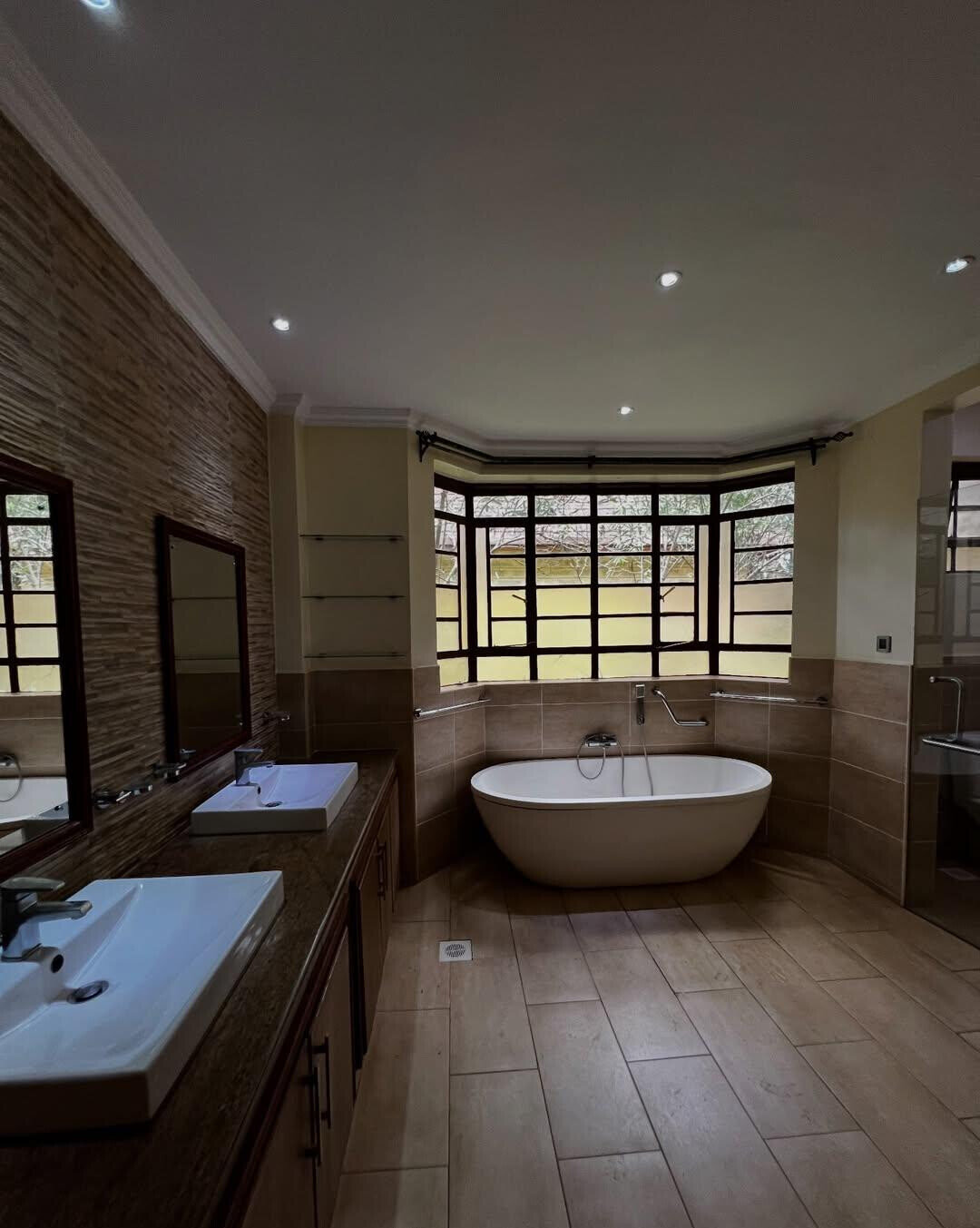 4-Ensuite Townhouse with DSQ & Mature Garden – Karen