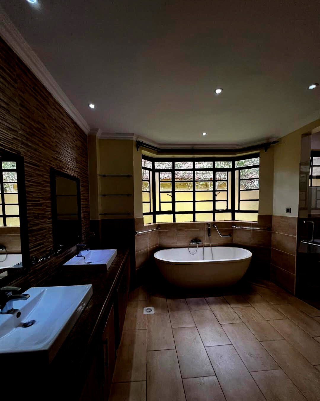 4-Ensuite Townhouse with DSQ & Mature Garden – Karen