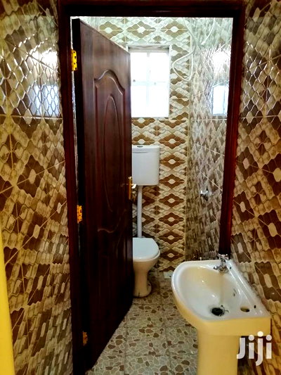 3 Bedroom All Ensuite House With SQ in Ngata. - Image 8