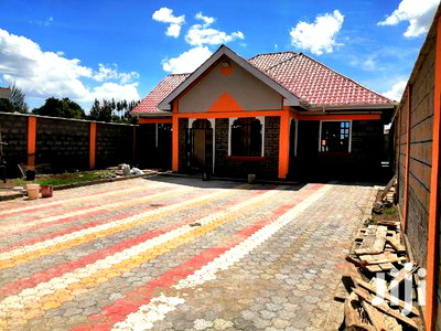 3 Bedroom All Ensuite House With SQ in Ngata. - Image 1