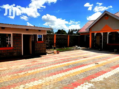 3 Bedroom All Ensuite House With SQ in Ngata. - Image 2
