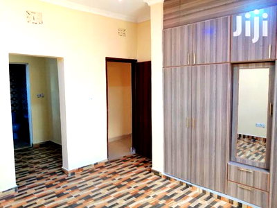 3 Bedroom All Ensuite House With SQ in Ngata. - Image 9