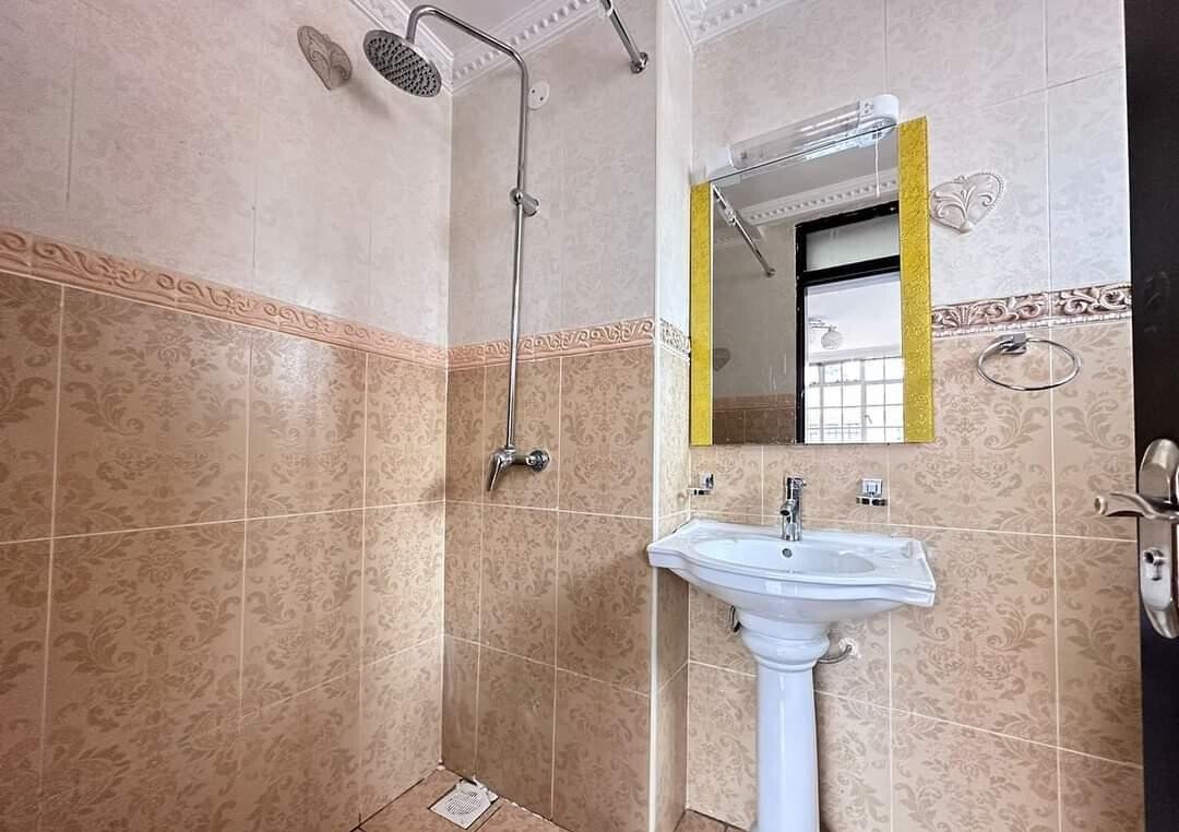 5-Ensuite Townhouse with DSQ & Private Garden - Lavington Gated Community