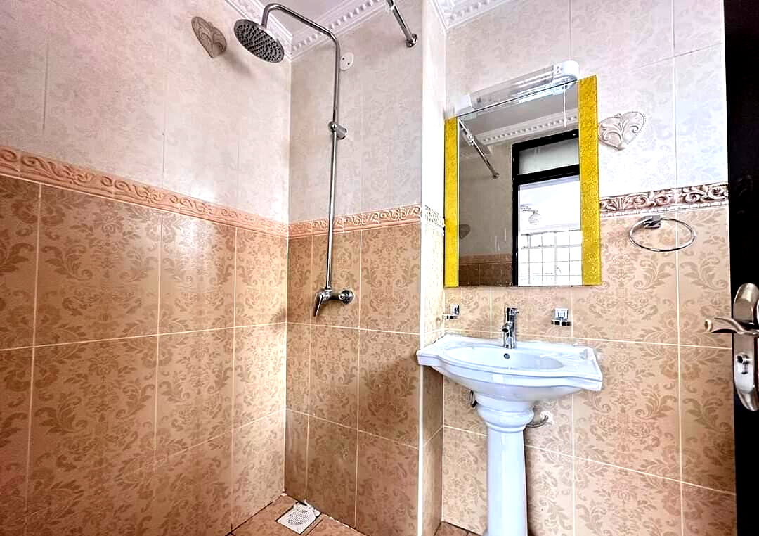 5-Ensuite Townhouse with DSQ & Private Garden - Lavington Gated Community