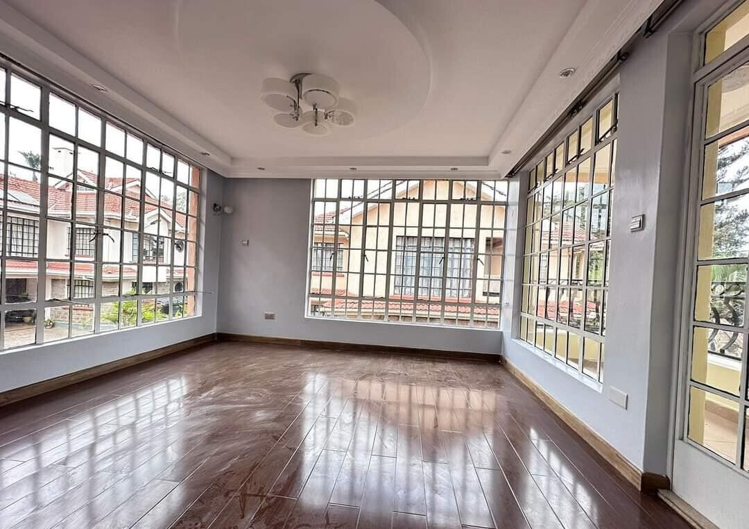 5-Ensuite Townhouse with DSQ & Private Garden - Lavington Gated Community