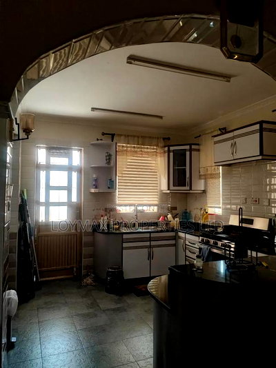 3bdrm Maisonette in Clay City Estate for sale - Image 8