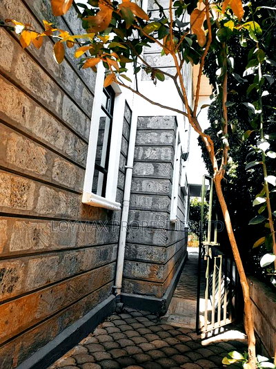 3bdrm Maisonette in Clay City Estate for sale - Image 18