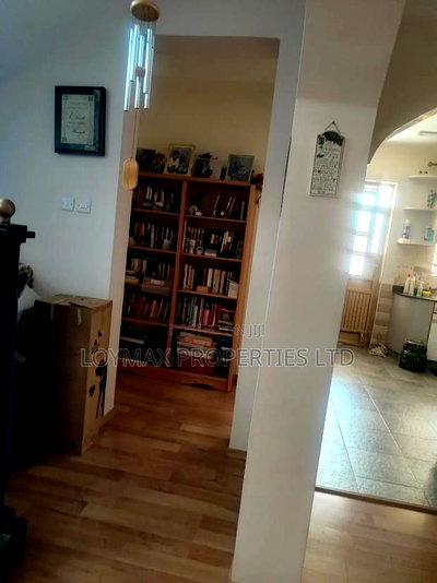 3bdrm Maisonette in Clay City Estate for sale - Image 11