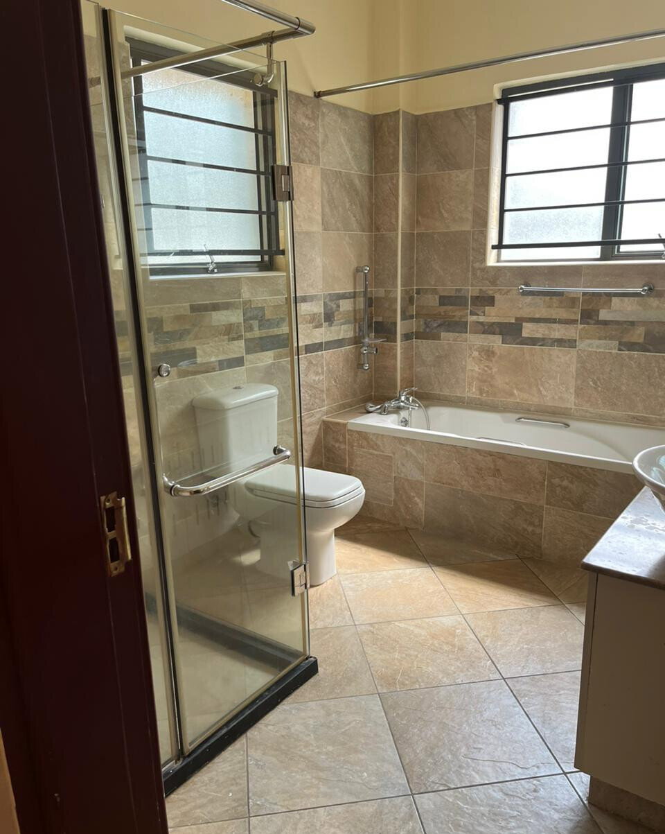2BR Fully-Fitted Apartment with Generator & Lift - Westlands