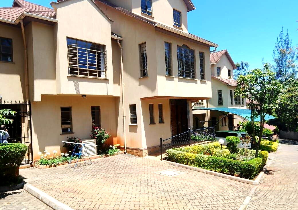 5-Ensuite Townhouse with Sunken Living Room - Westlands