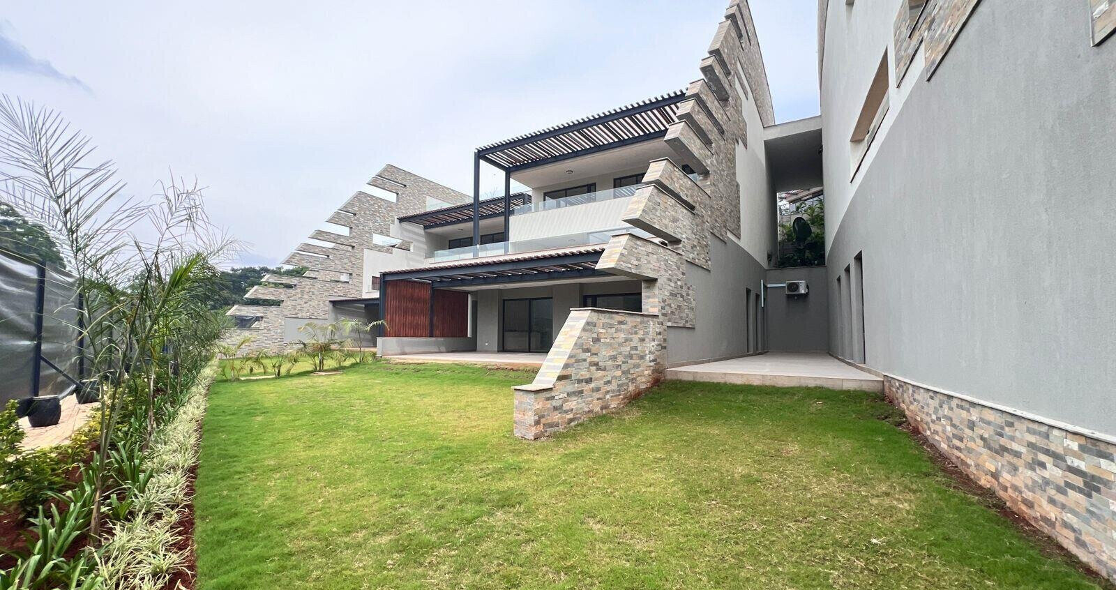 5-Bed Villa with Clubhouse Pool & Gym - Lower Kabete