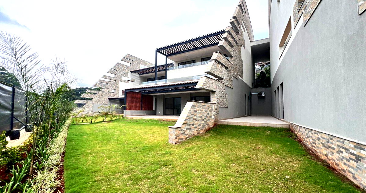 5-Bed Villa with Clubhouse Pool & Gym - Lower Kabete