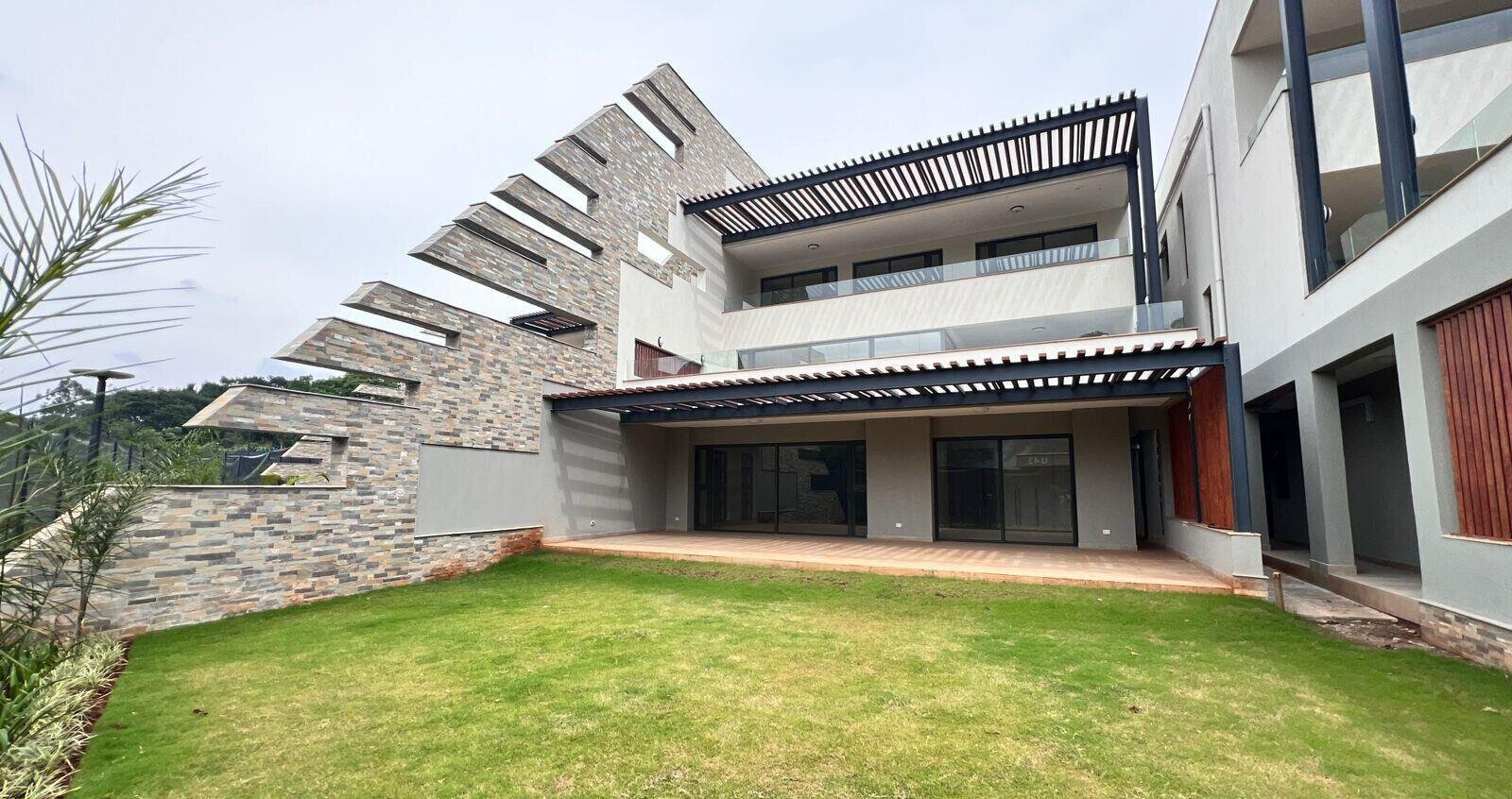5-Bed Villa with Clubhouse Pool & Gym - Lower Kabete