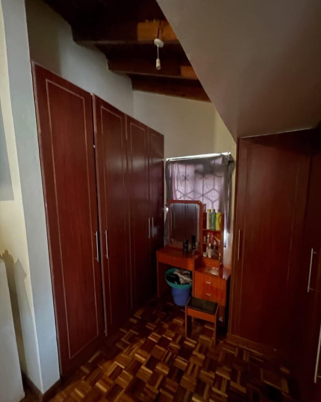 4BR Townhouse with DSQ & Closed Kitchen - Lavington Gated