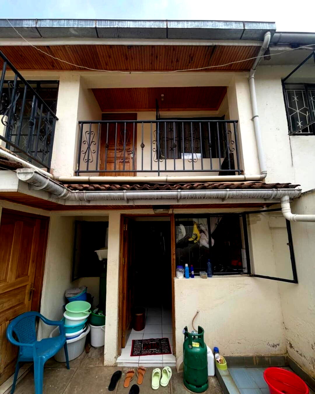 4BR Townhouse with DSQ & Closed Kitchen - Lavington Gated