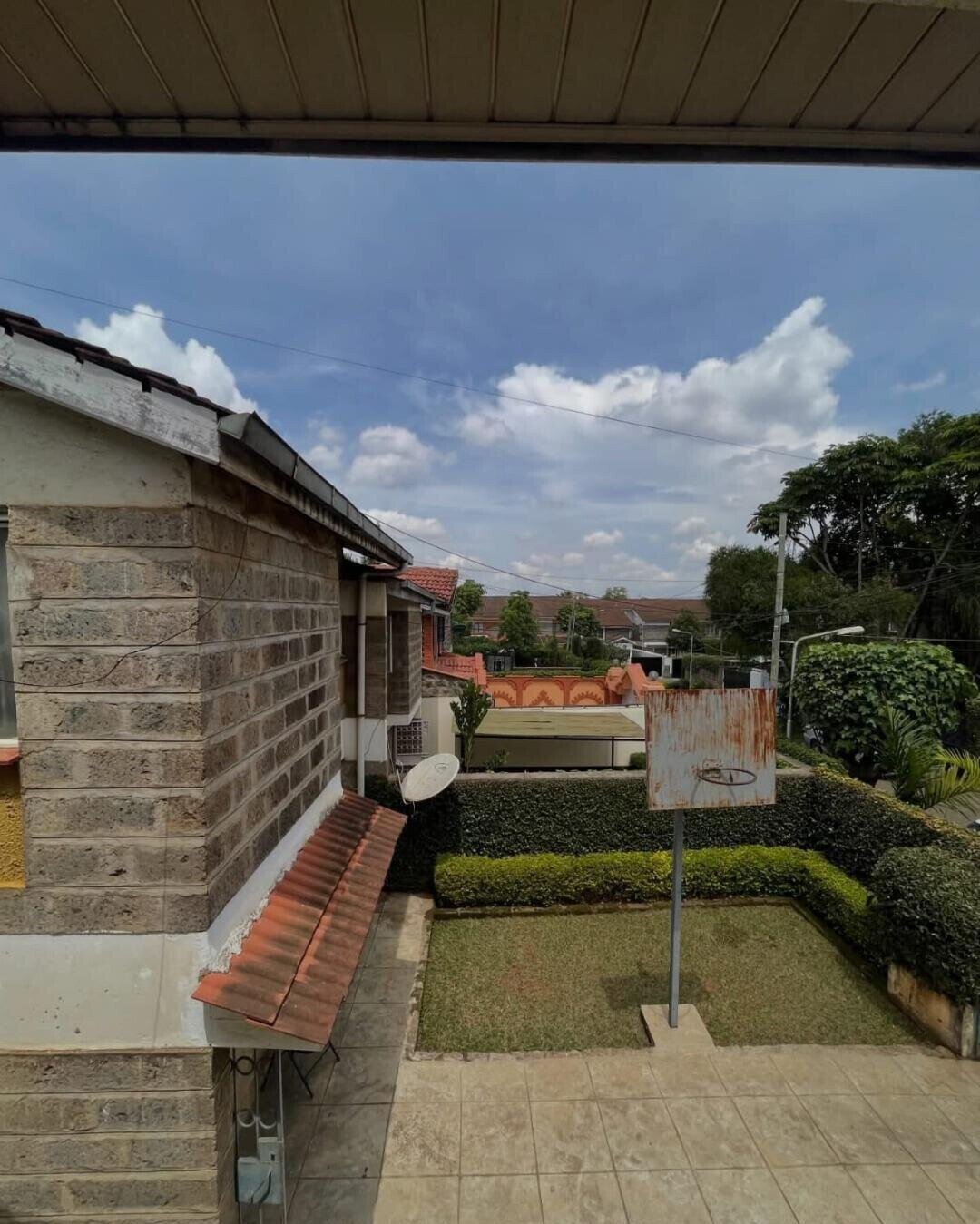 4BR Townhouse with DSQ & Closed Kitchen - Lavington Gated