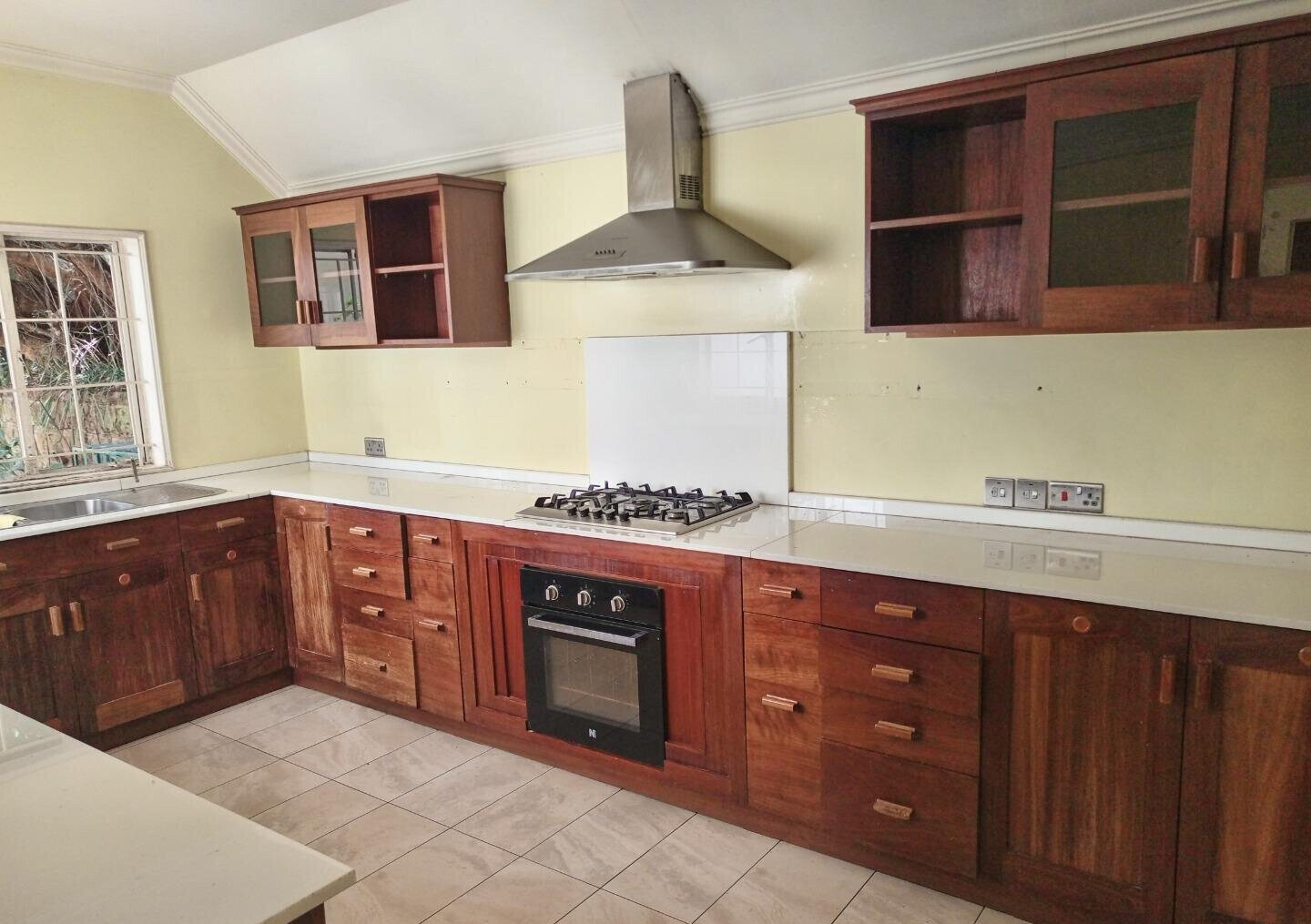 Half Acre 4BR Haven for KSh 580K