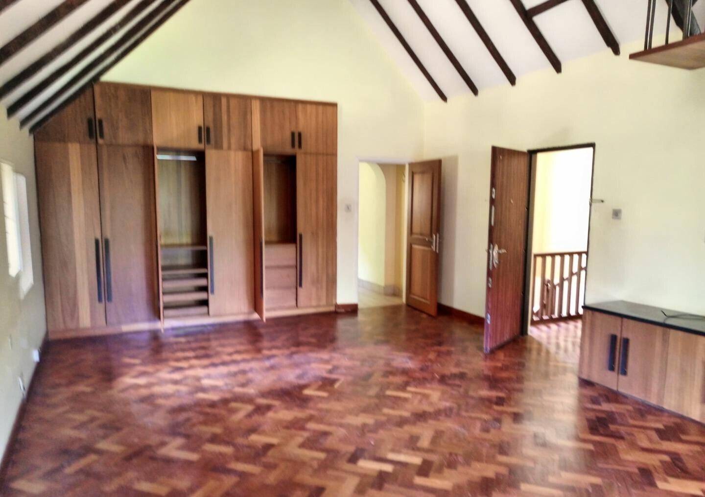 Half Acre 4BR Haven for KSh 580K