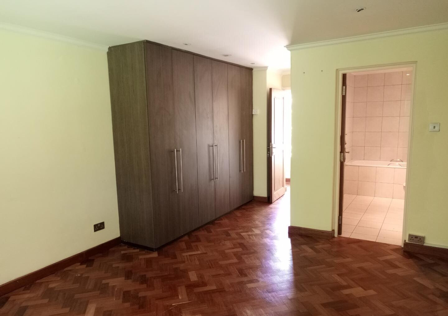 Half Acre 4BR Haven for KSh 580K