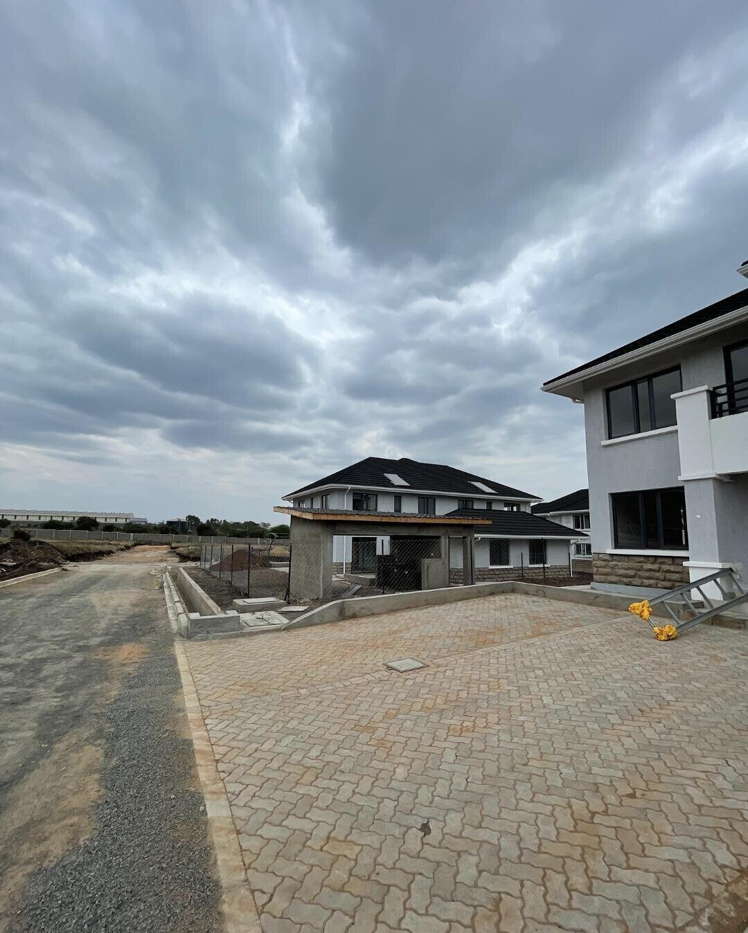 3BR Semi-Detached Maisonette with Private Garden & DSQ - Lukenya