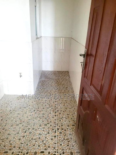 3bdrm Apartment in Kisimani Heights, Ziwa la Ngombe for rent - Image 6
