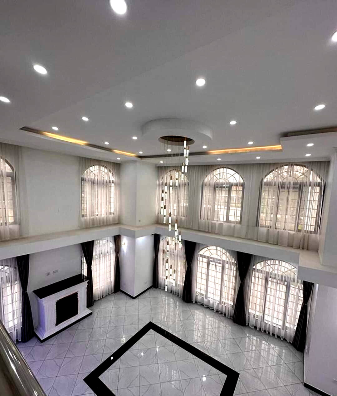 7-Ensuite White House Villa with DSQ & Gym – Karen