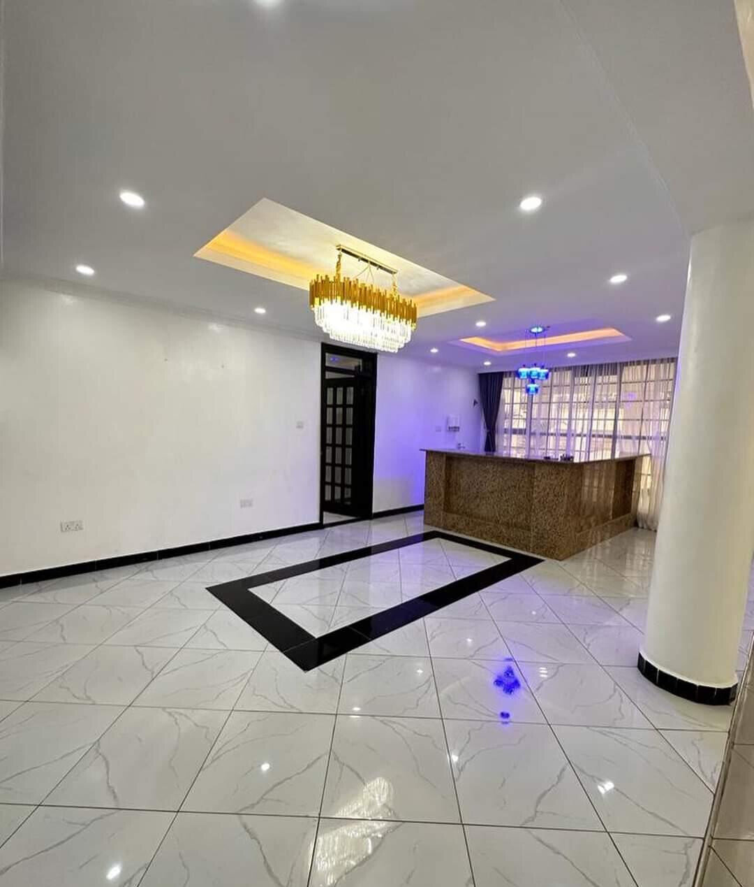 7-Ensuite White House Villa with DSQ & Gym – Karen