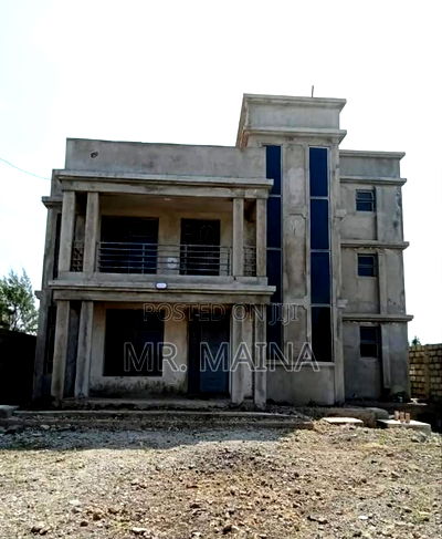 5 Bedroom Mansionte in Katani - Image 1