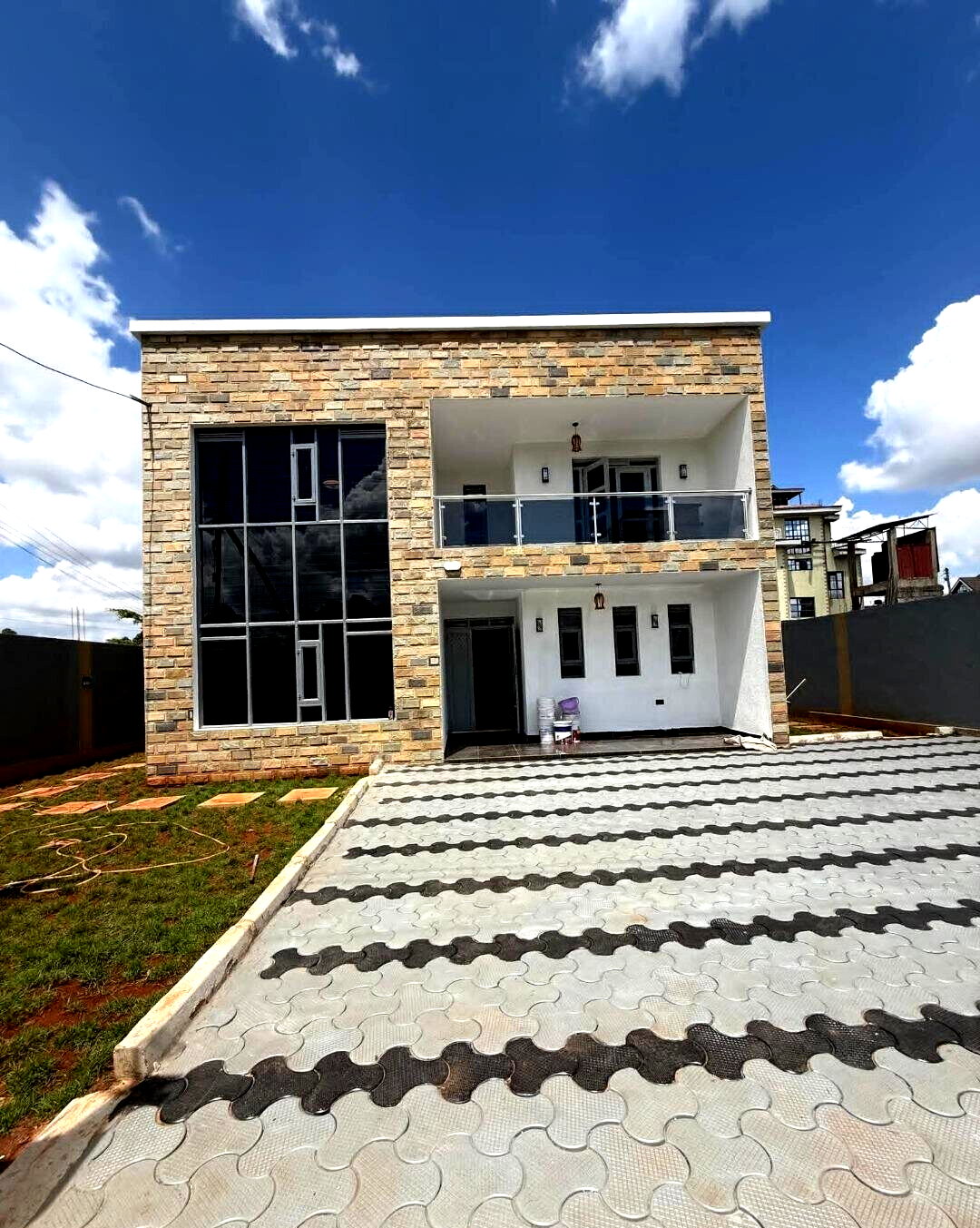 4BR All-Ensuite Corner Townhouse with Office & Family Room - Ruiru