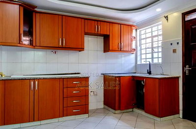 3bdrm Maisonette in Green Park Estate, DayStar Area for rent - Image 3