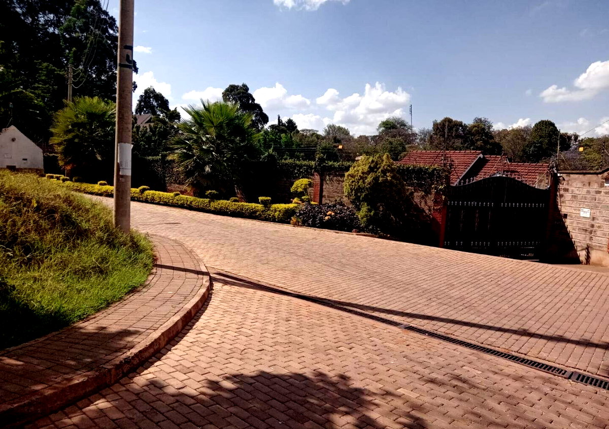 Half Acre Runda Plot at KSh 55M