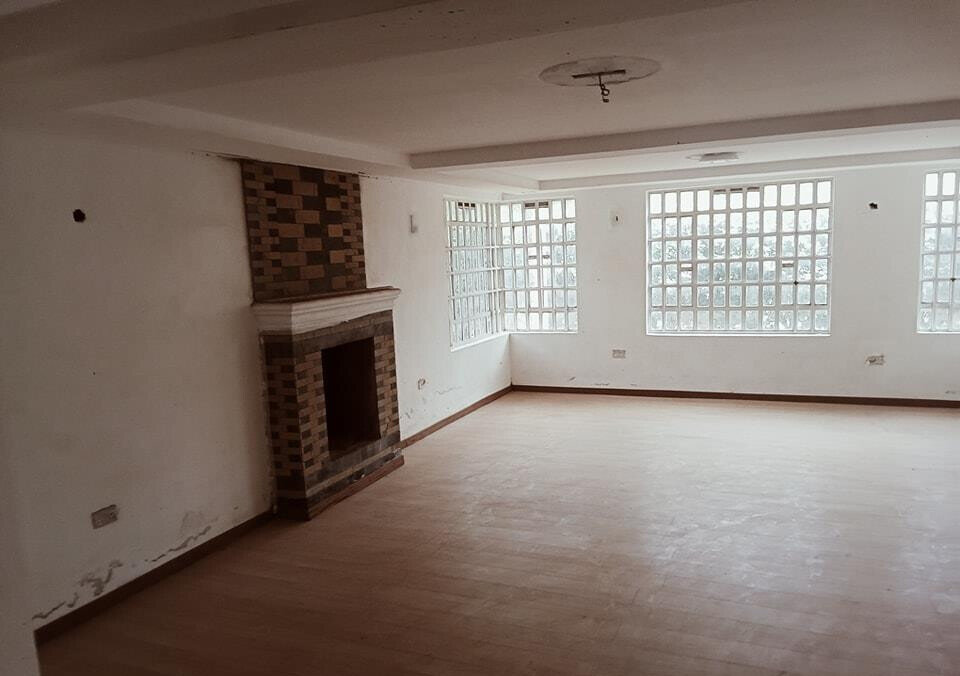 6-Bedroom Executive Home with Private Balcony - Thome, Nairobi