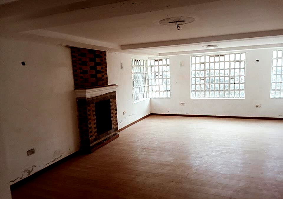 6-Bedroom Executive Home with Private Balcony - Thome, Nairobi