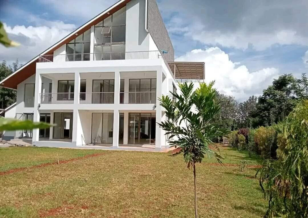 Brand-New 5-Ensuite Townhouse with Pool – Karen