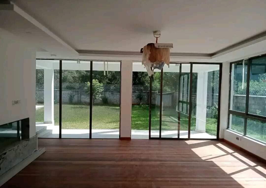 Brand-New 5-Ensuite Townhouse with Pool – Karen