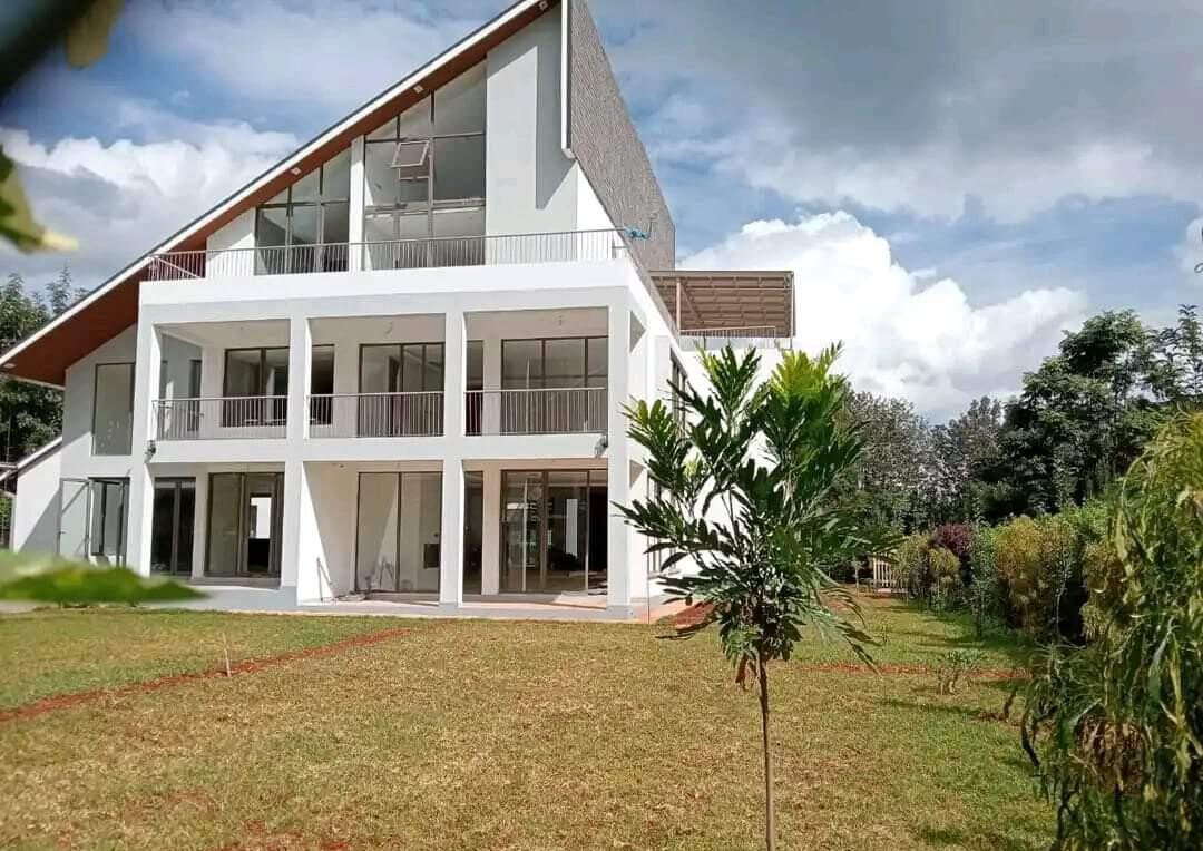 Brand-New 5-Ensuite Townhouse with Pool – Karen