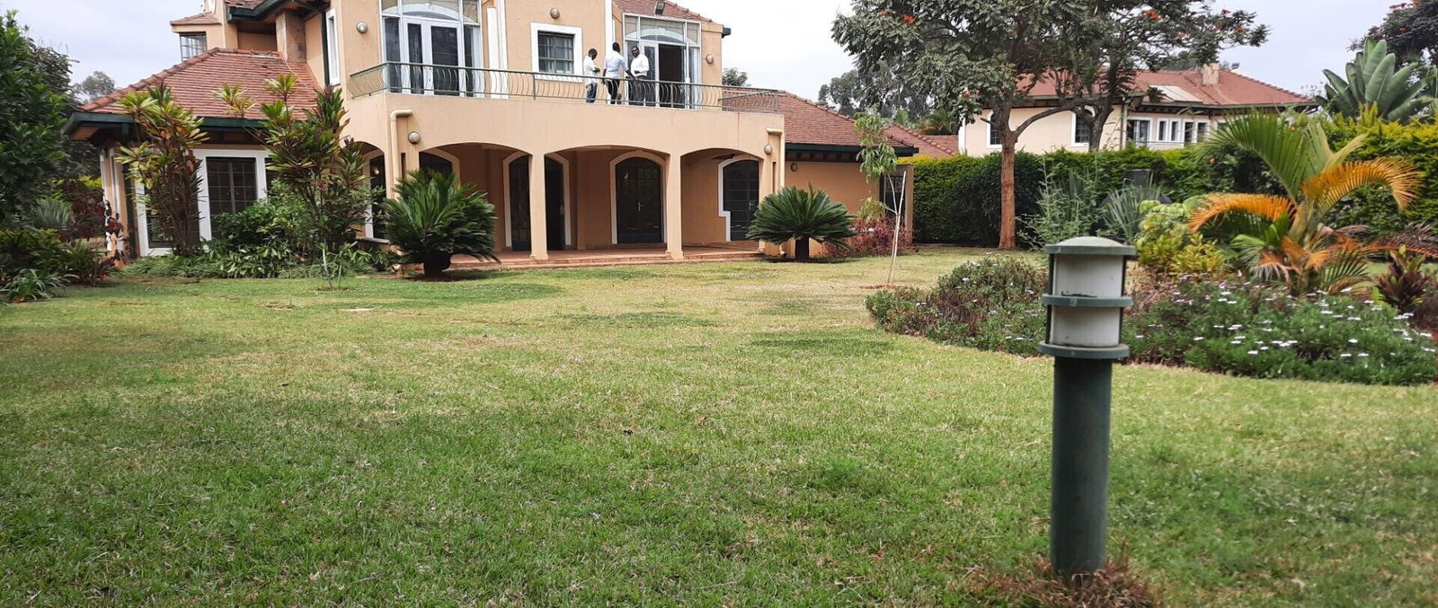 Half-Acre 6BR All-Ensuite Townhouse with Pool & Gym - Runda