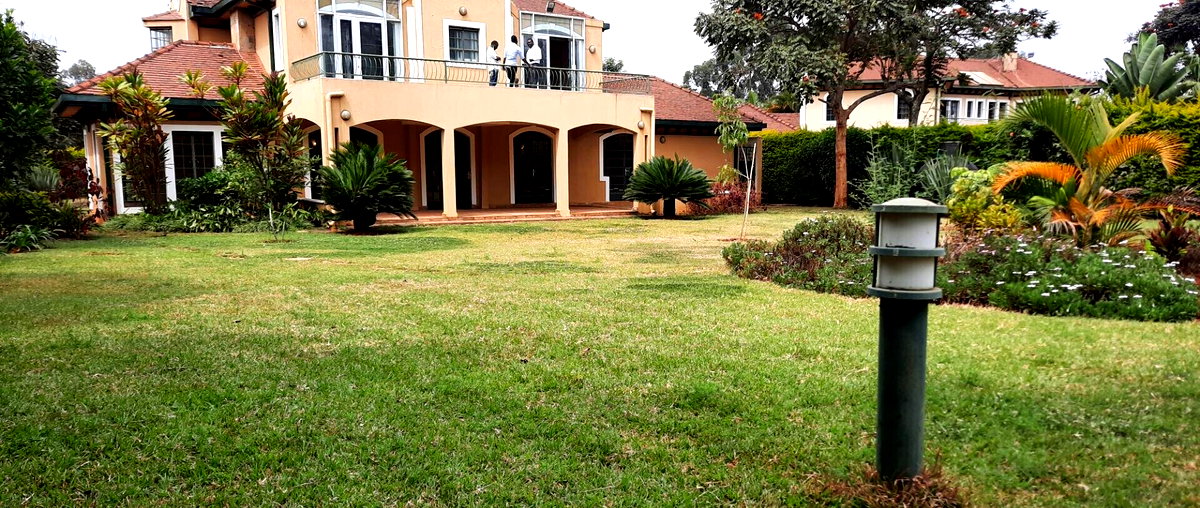 Half-Acre 6BR All-Ensuite Townhouse with Pool & Gym - Runda