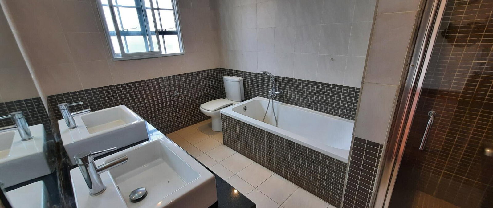 Half-Acre 6BR All-Ensuite Townhouse with Pool & Gym - Runda