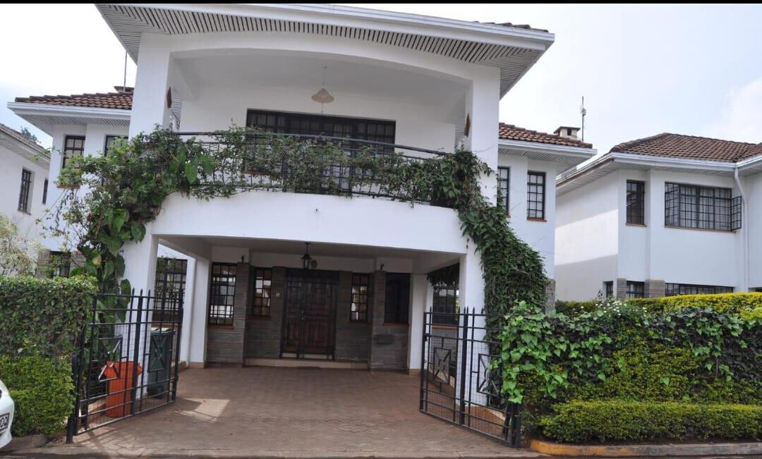 4BR Townhouse with Sunken Lounge & Fireplace on Grevillea Grove - Westlands